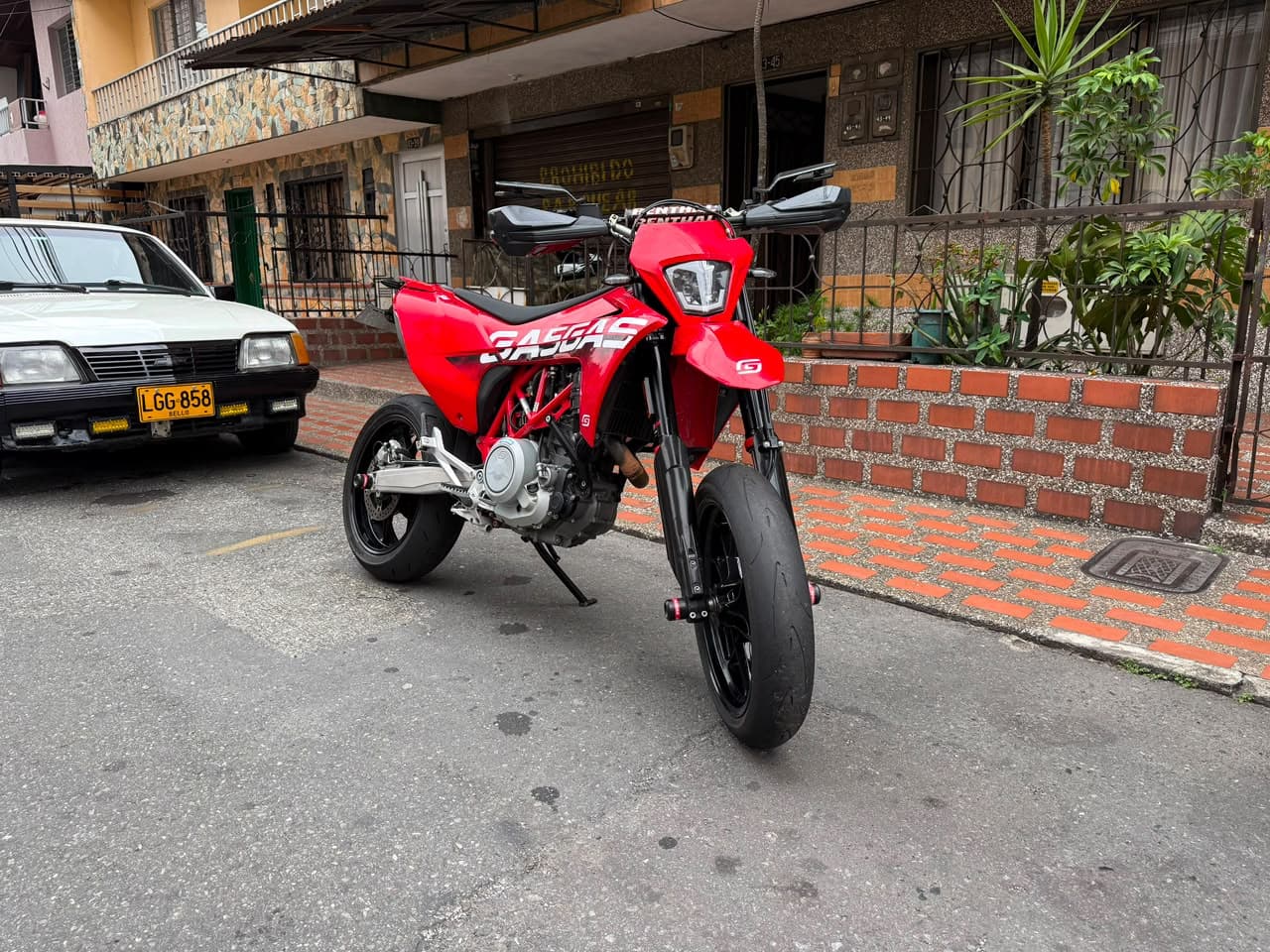 GASGAS 700