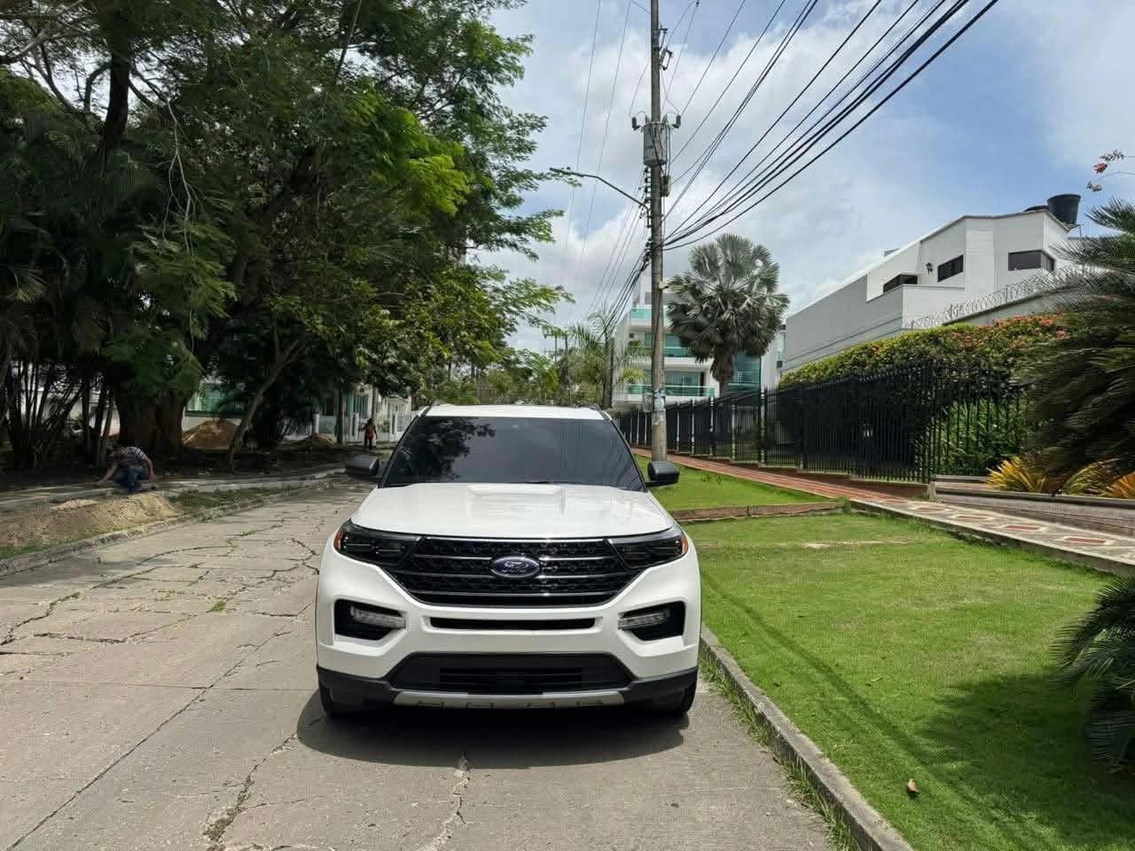 FORD EXPLORER XLT